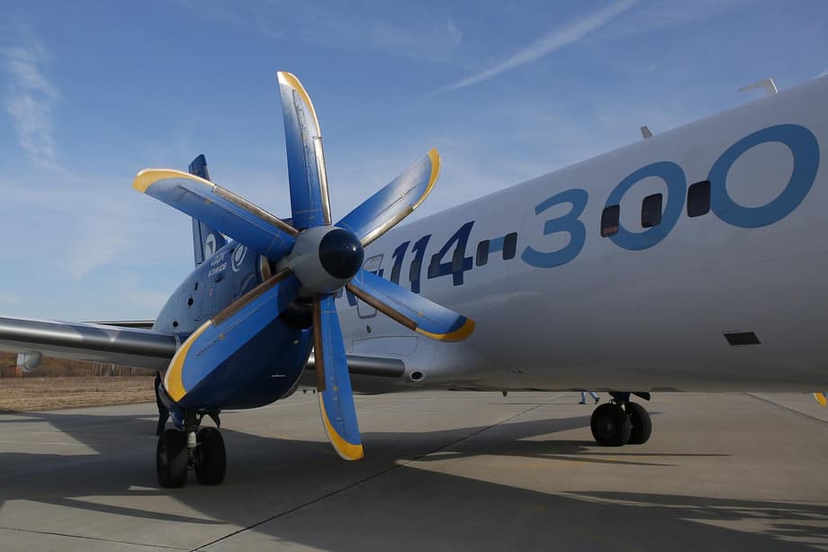 Ил-114-300