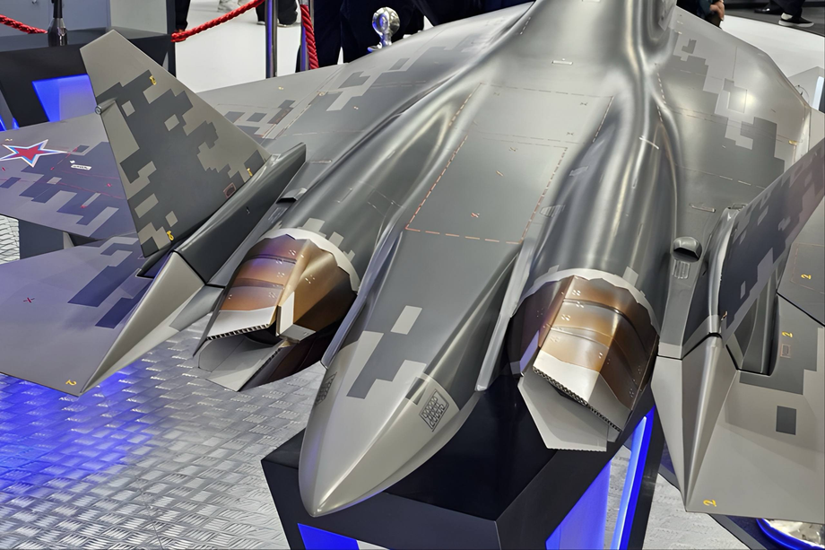  Su-57E prototype with a flat nozzle