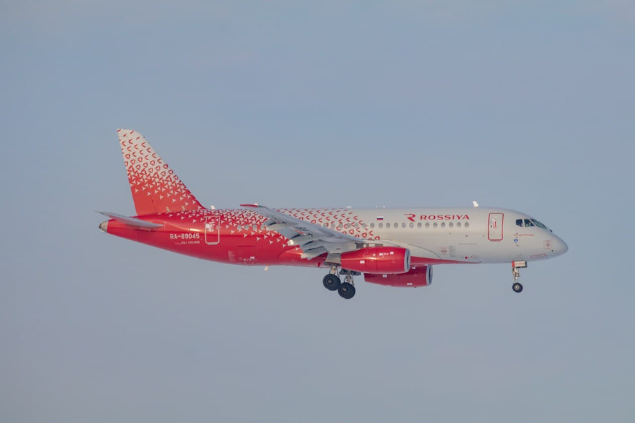 SSJ 100,