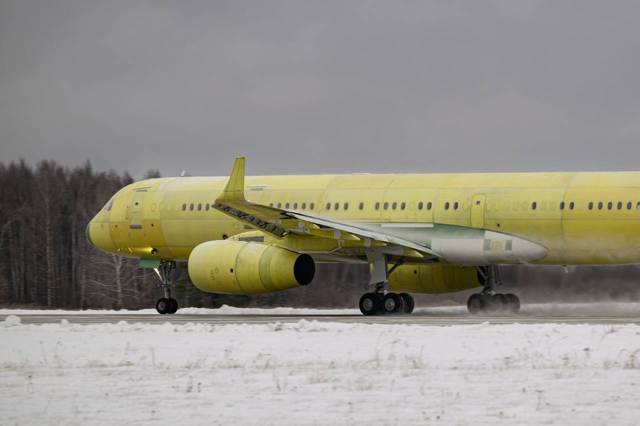 Ту-214