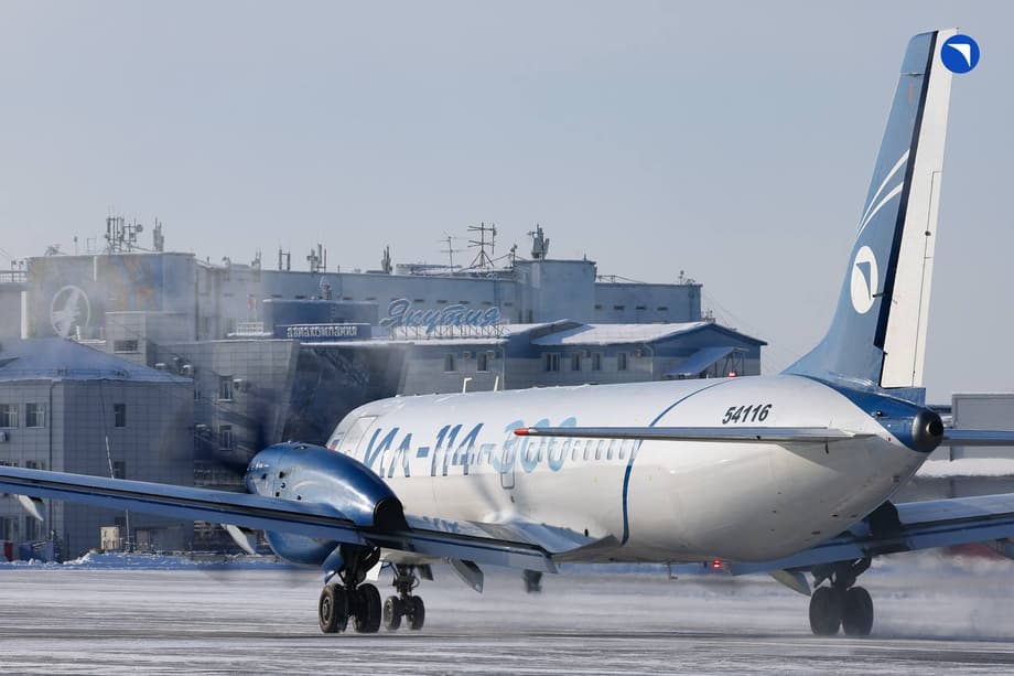 Avión Il-114-300