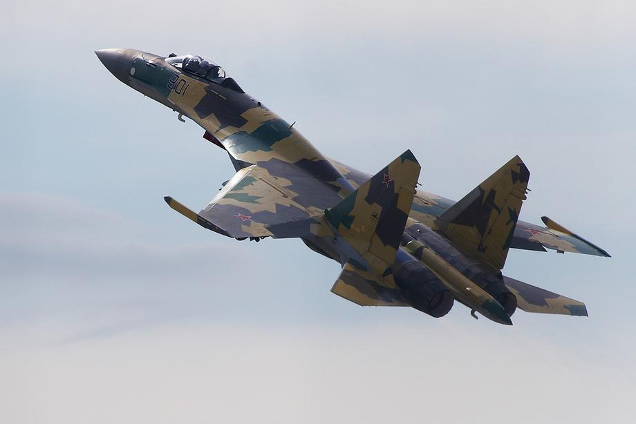 Истребитель Су-35