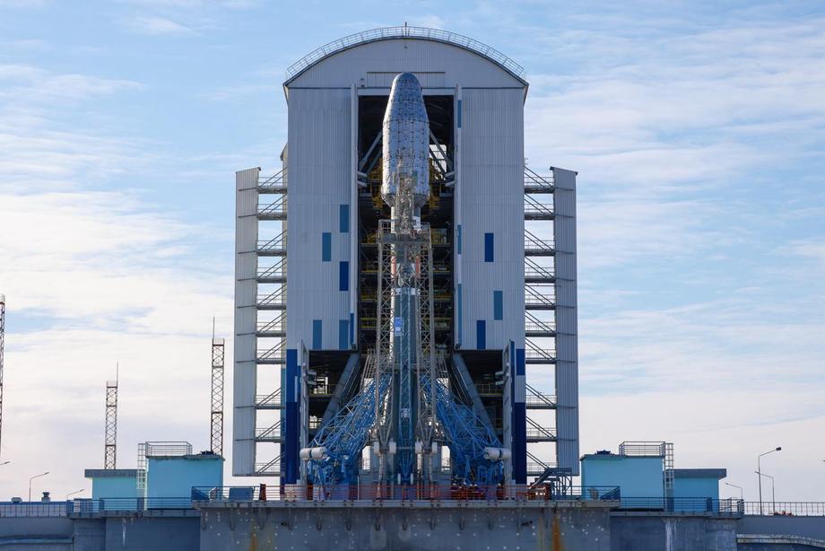 Preparing for the launch of the Soyuz with Ionosfera-M satellites