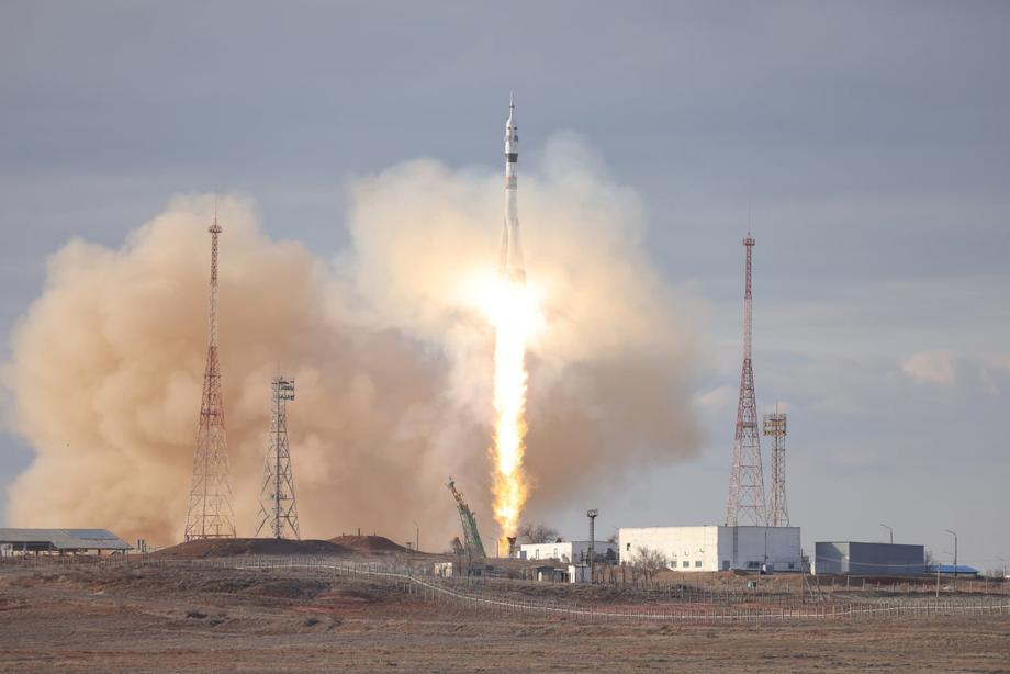 Так стартовал «Союз МС-25». Но скоро будут снимки и «Союза МС-26».