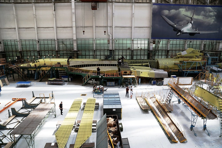 Tu-160M en proceso de ensamblaje