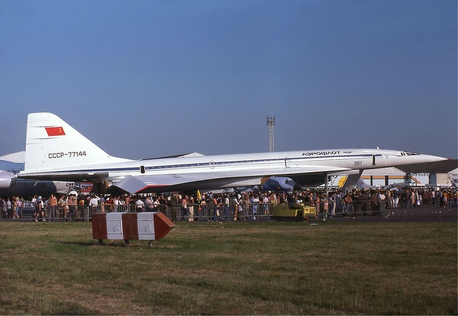 Ту-144