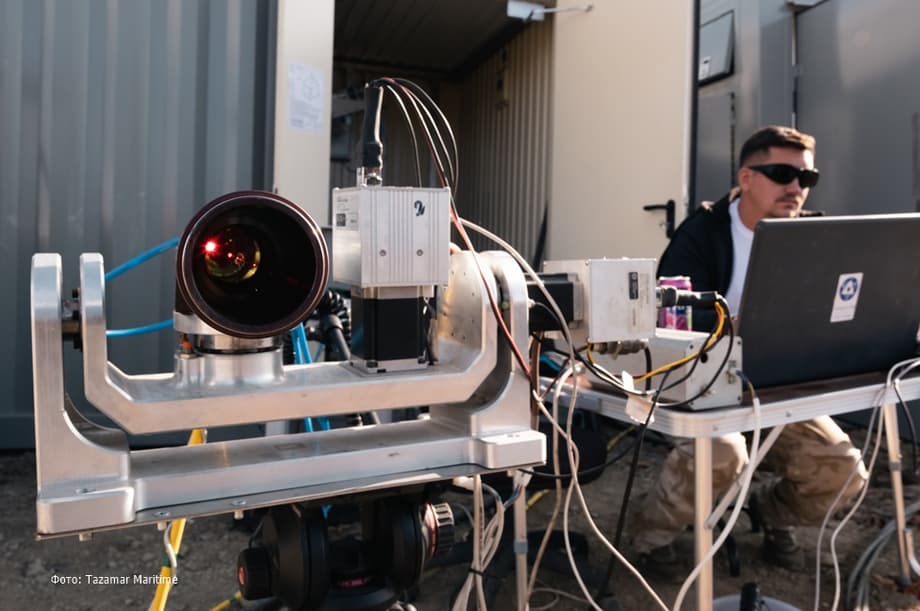 The mobile laser complex is capable of dividing metal structures up to 260 mm thick at a distance of up to 300 meters. 