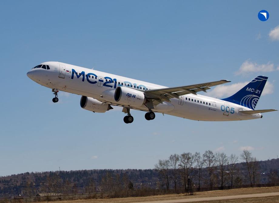 Самолет МС-21