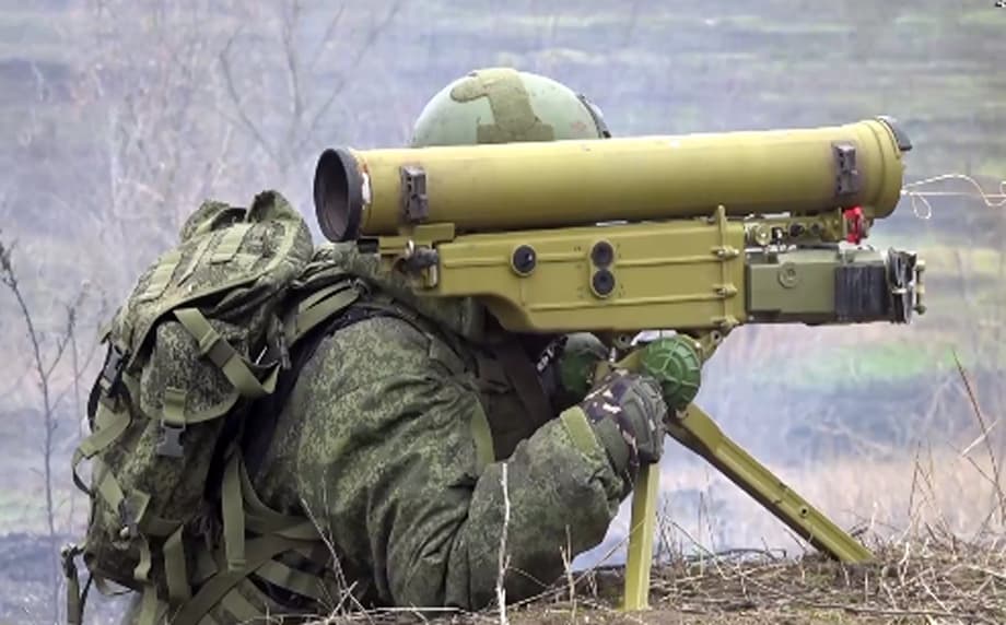 Он бьет без промаха на расстояние от 80 метров до 2 километров даже ночью