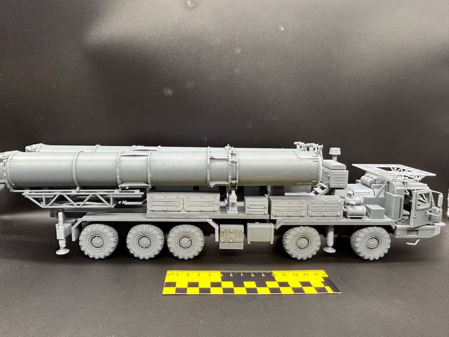 Detailed Model of the Latest S-500 "Prometheus" SAM System