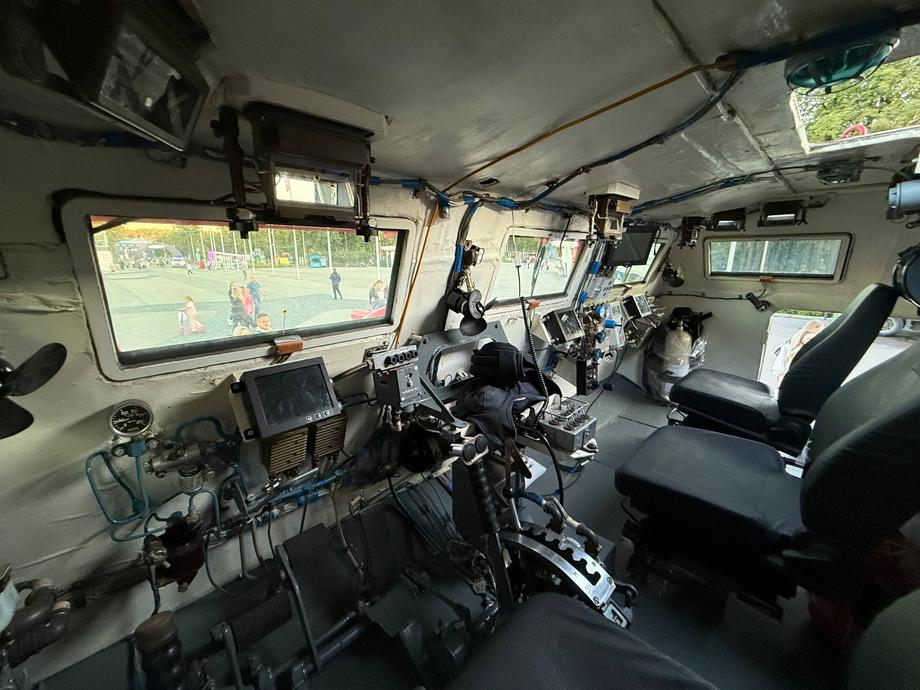 SPM-575A cabin