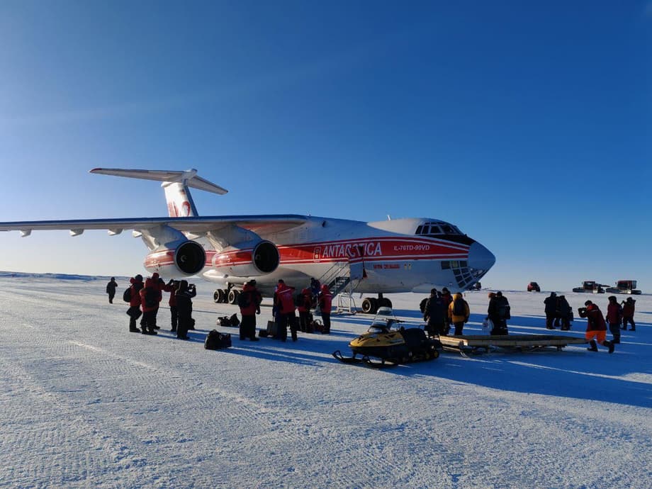 Il-76 en la Antártida