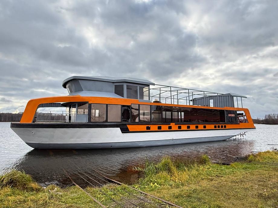 Passenger electric vessel "Minin" of the PKS-40.2 project
