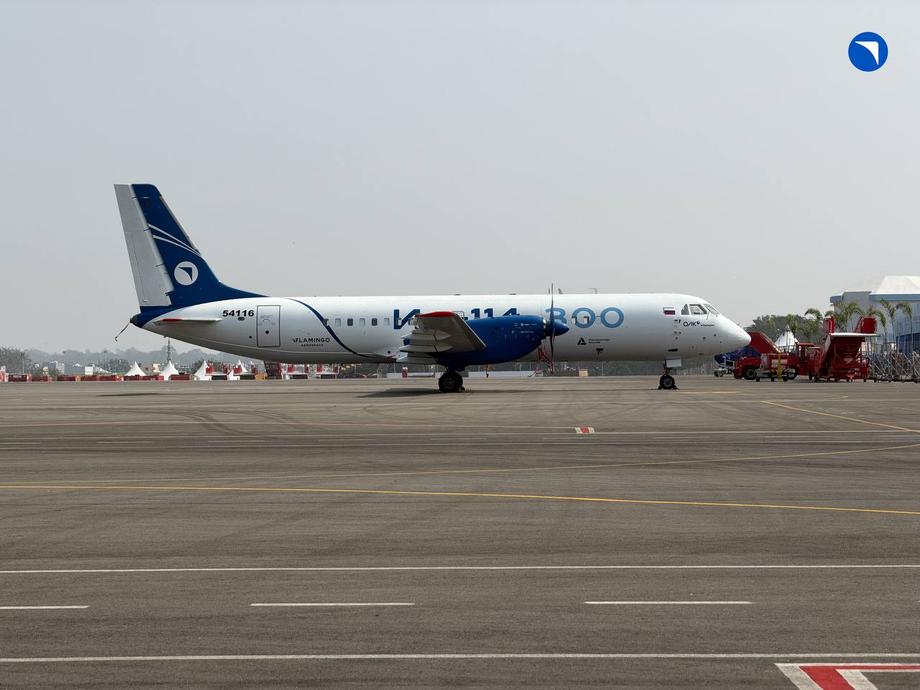 Avión Il-114-300
