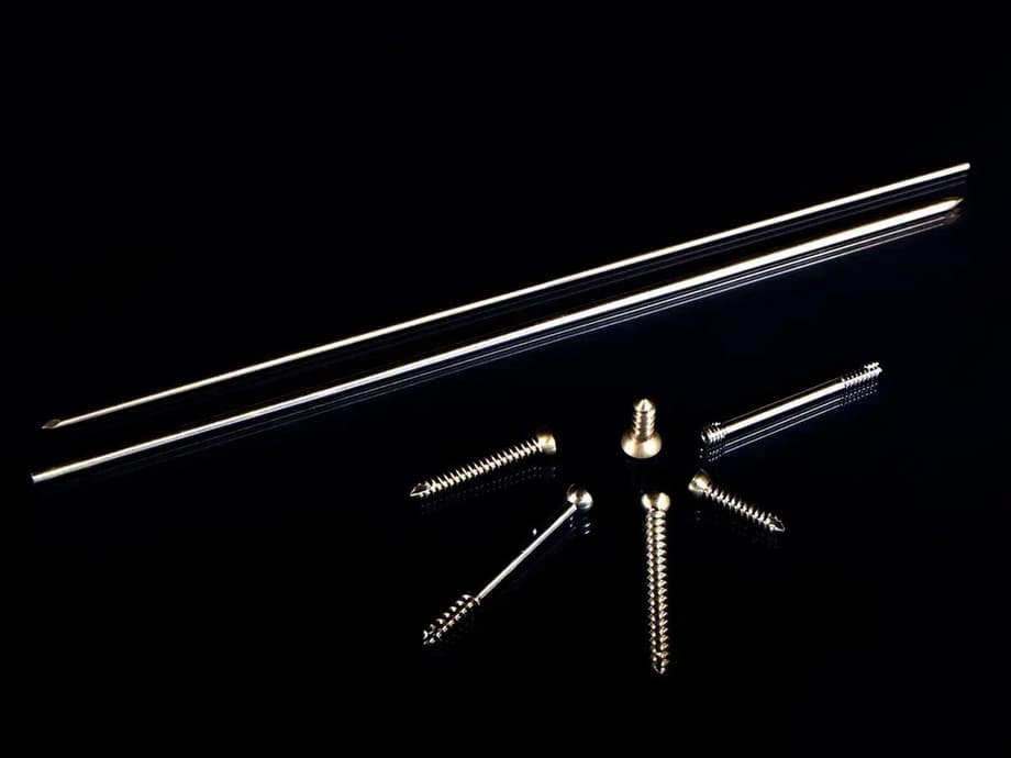 MgSorb pins and screws for treating complex hand fractures
