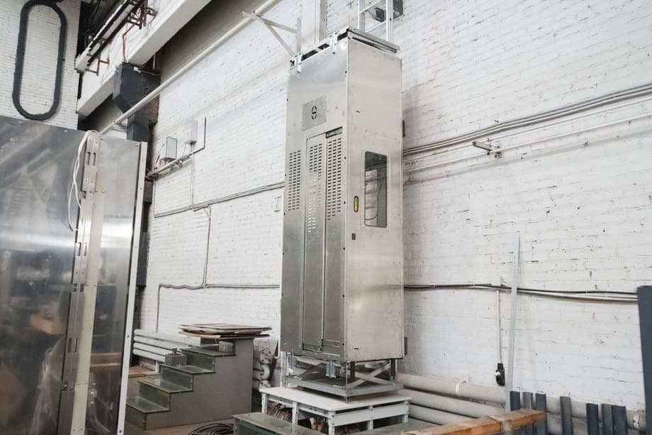 Elevator for wind turbines