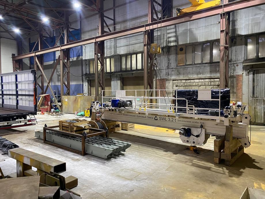 Испытаниями крана мостового специального