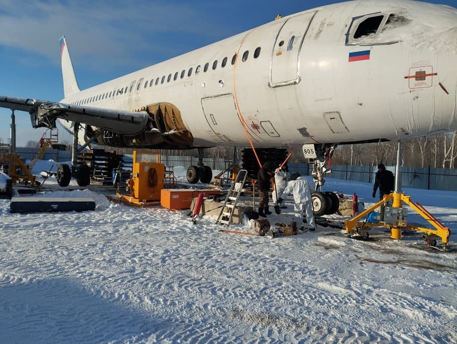 Демонтаж стоек шасси воздушного судна