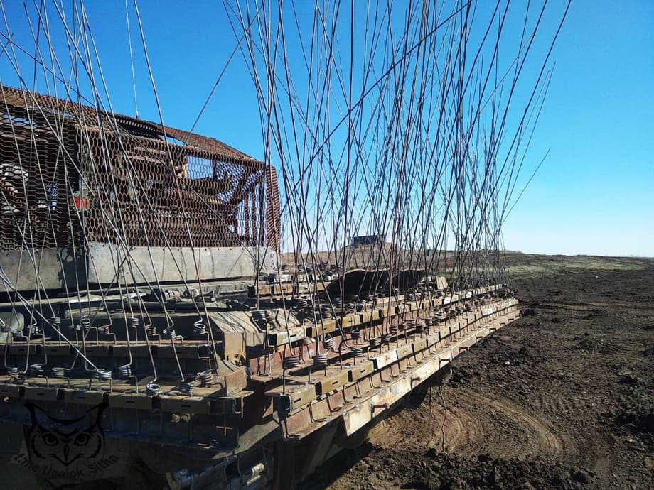 Танк Т-72Б3М с антидроновой защитой