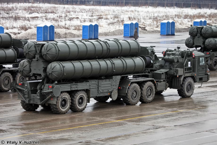 Пусковая установка 5П85СМ2-01 из состава ЗРК С-400