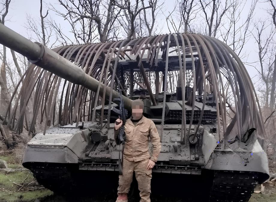 Танк&nbsp;Т-72Б3М с антидроновой защитой