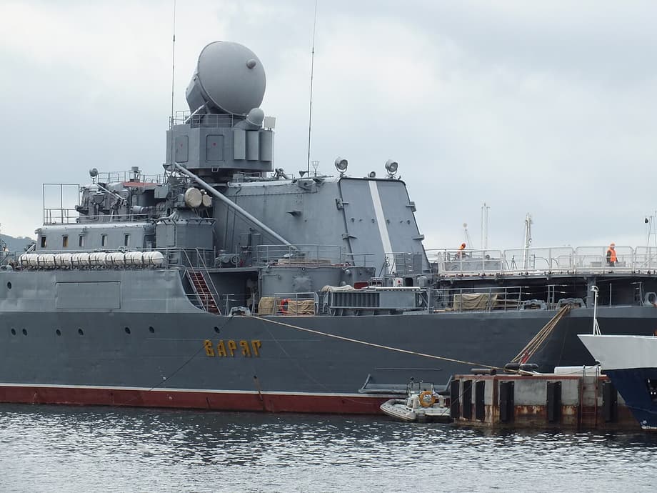 Flagship of the Pacific Fleet, the Guards missile cruiser of Project 1164 "Varyag"