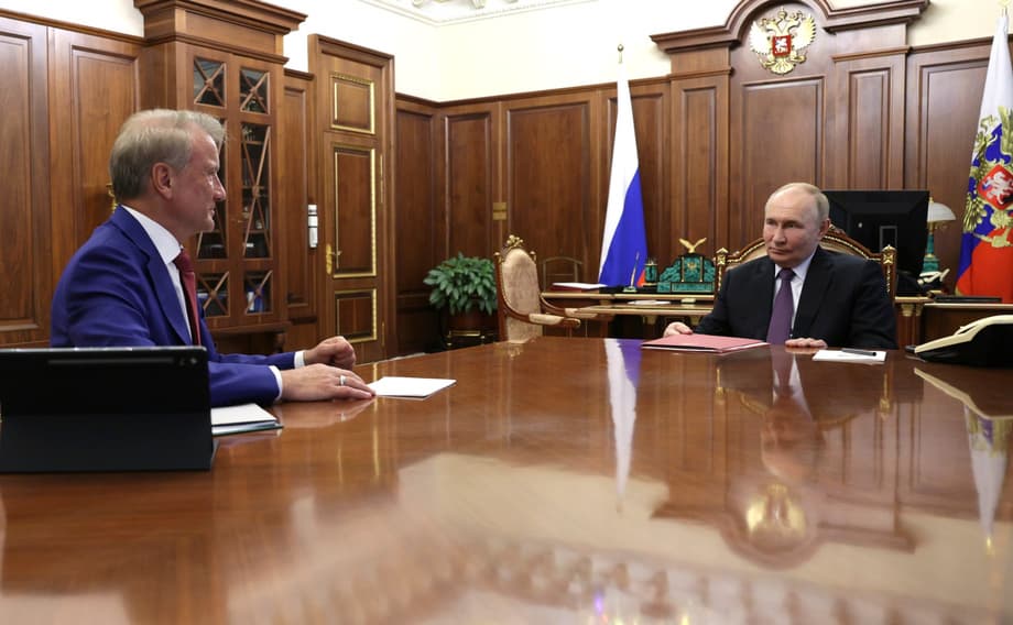 Герман Греф и Владимир Путин, архивное фото<br>