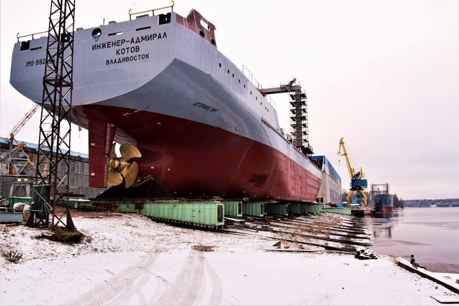 танкер «Инженер-адмирал Котов» проекта 23130