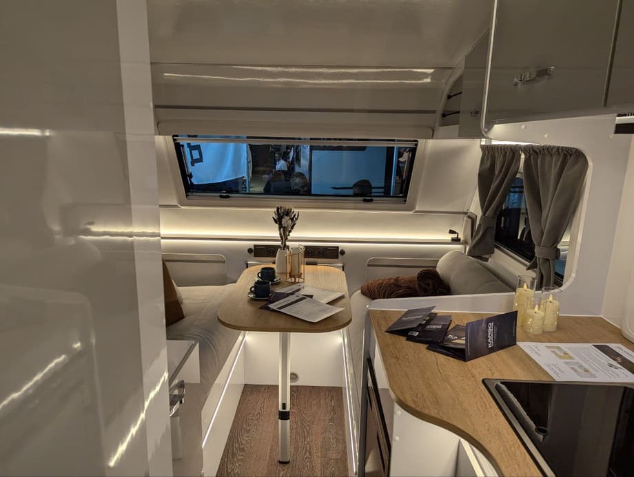 Жилой прицеп KS42, вид изнутри