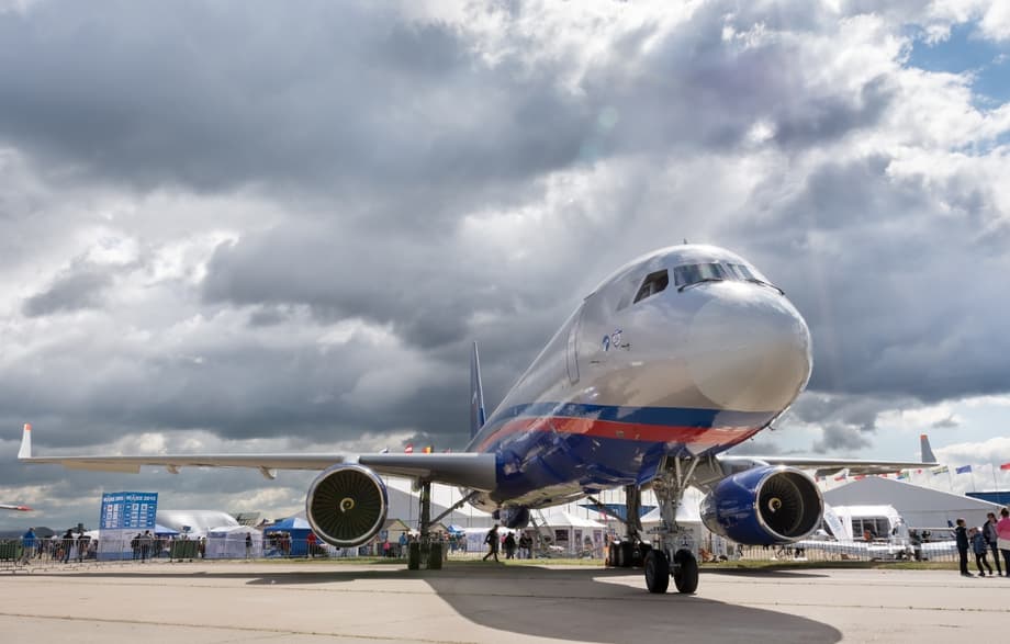 Самолет Ту-214