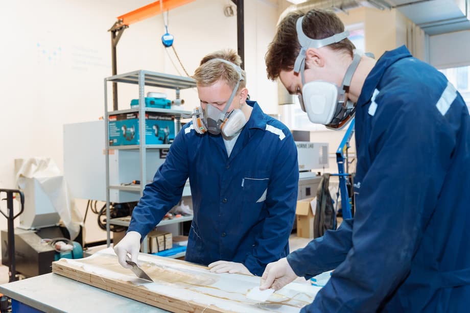 Manufacturing a UAV wing