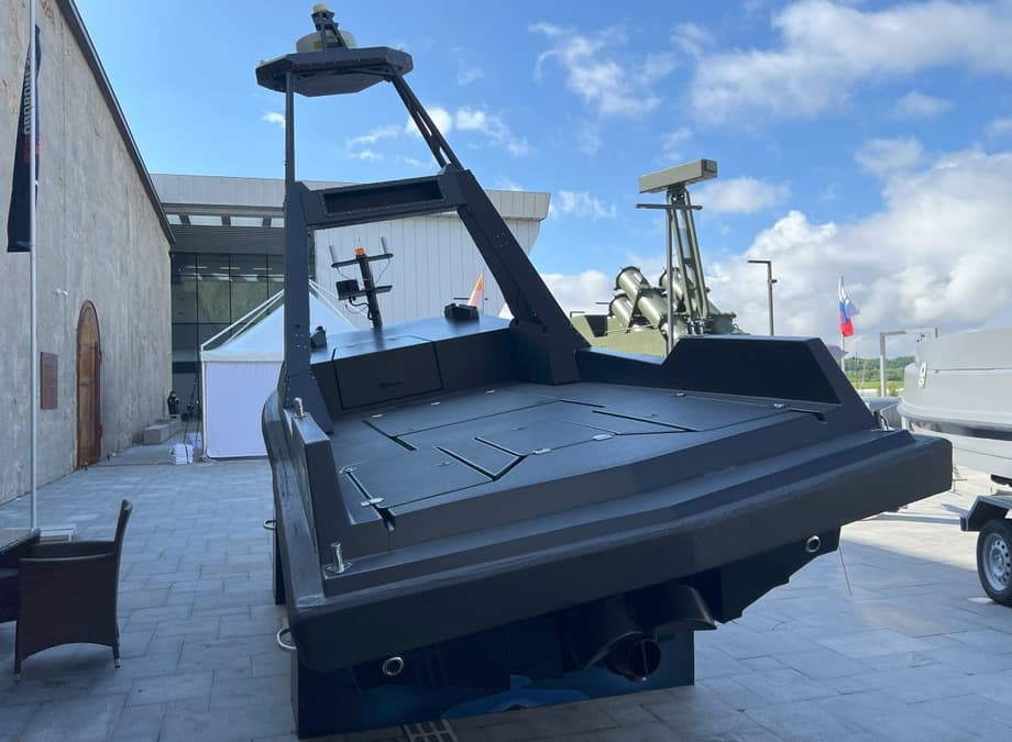 Корпус безэкипажного катера