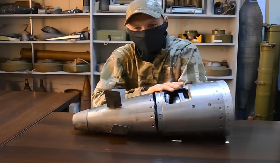 disassembly of the HIMARS missile warhead