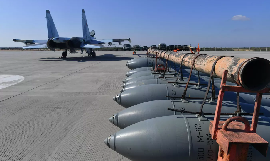 Авиабомбы ФАБ-500 на аэродроме