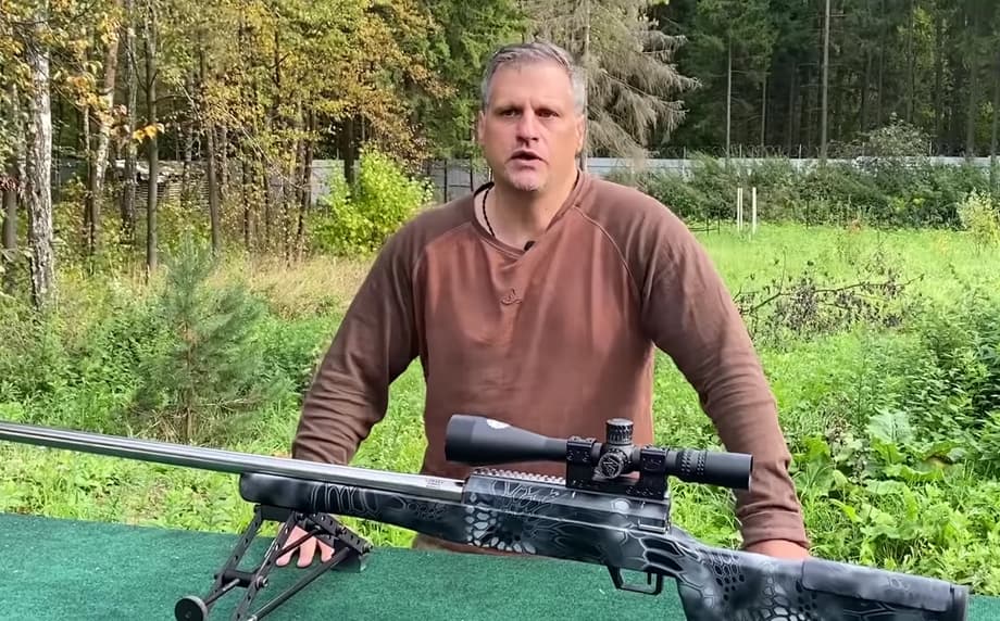 Владислав Лобаев демонстрирует&nbsp;СВЛК-14С Twilight (Сумрак) 