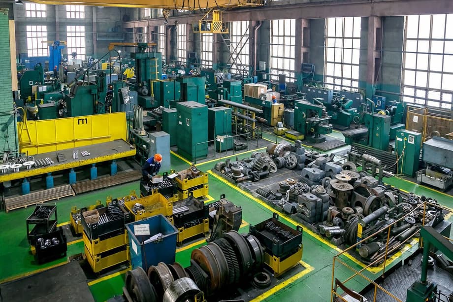 Heavy engineering accounts for an average of about 60% of the products of the machine-building complex. It is considered the leading industry of the entire country's industry<br>