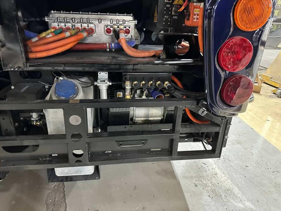 Engine compartment of the Volgabus 5270LH hybrid bus