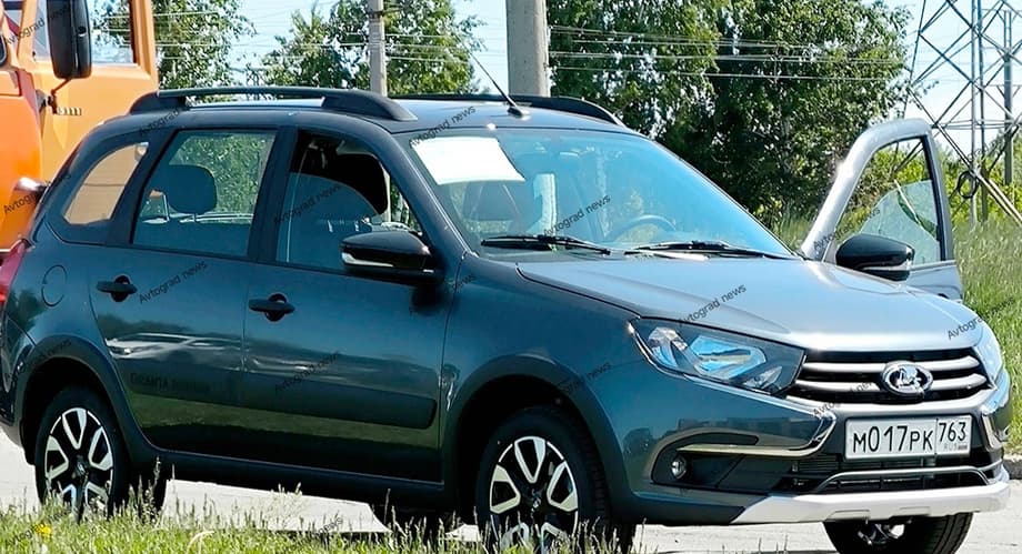 Lada Granta in "Lux" trim