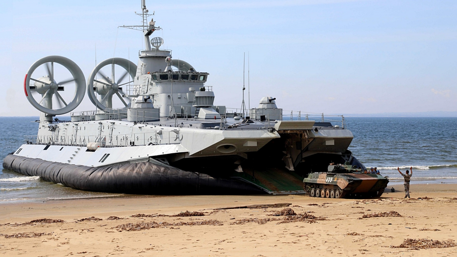 Малый десантный корабль на воздушной подушке проекта 12322 «Зубр» (самый большой малый десантный корабль в мире)