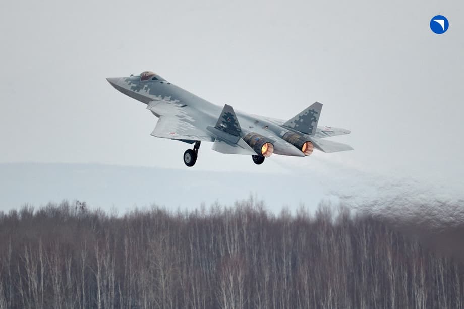 Истребитель пятого поколения Су-57