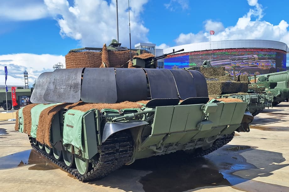 &nbsp;Т-72Б3М с защитными&nbsp;резиновыми «лопухами»