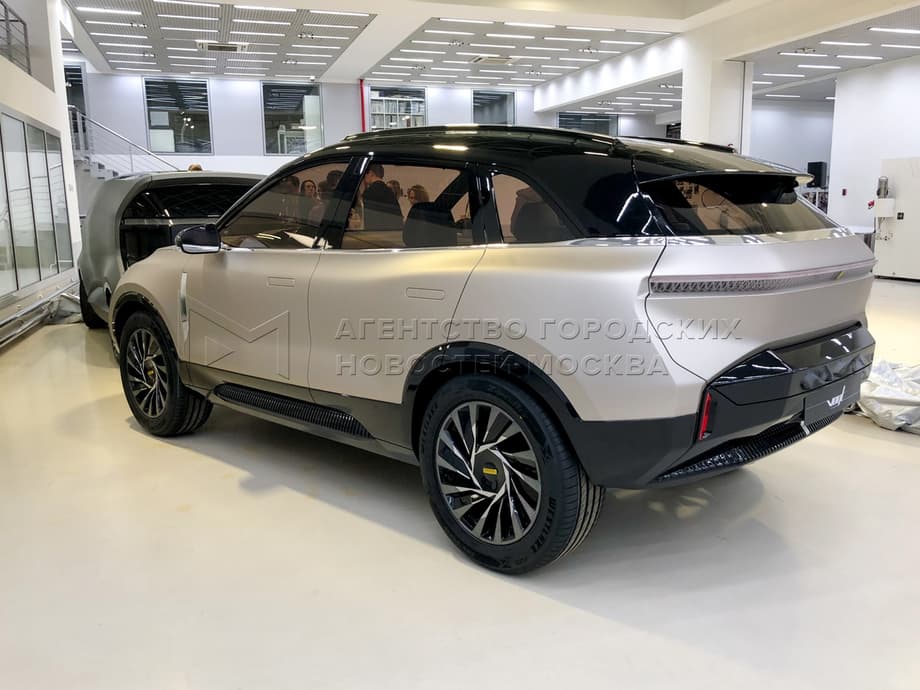 Макет кроссовера дизайна Романа Войта<br>