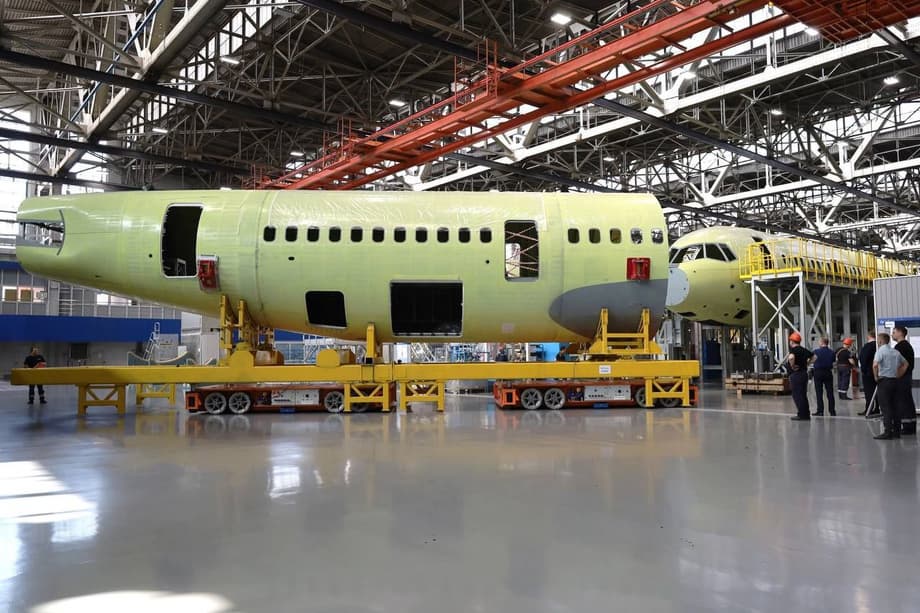 На Иркутском авиазаводе заложили полуфюзеляжи для новых МС-21