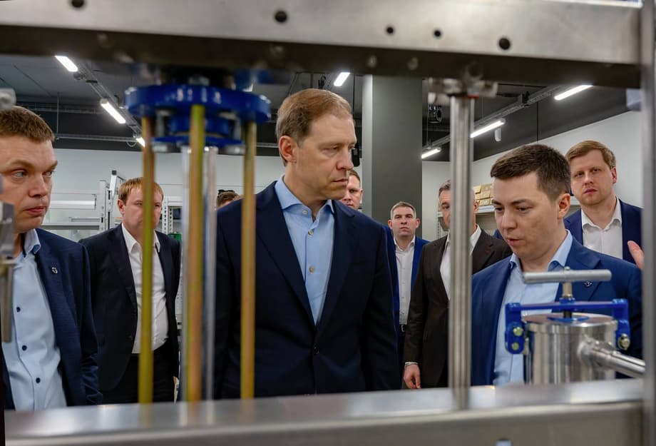 Denis Manturov at one of the factories in Zelenograd