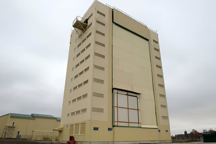 Antenna structure of the Voronezh-DM station in Kaliningrad