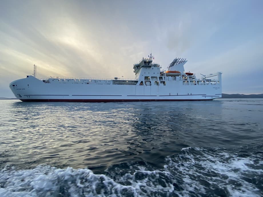 Автомобильно-железнодорожный паром «Александр Деев» 