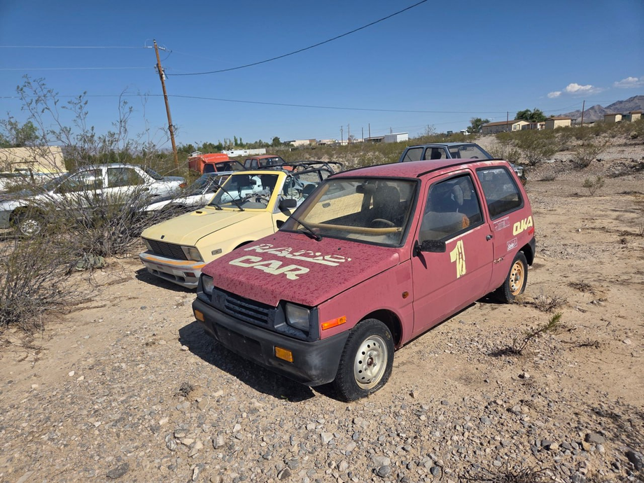 Soviet "Oka" Ended Up in a Junkyard in the USA