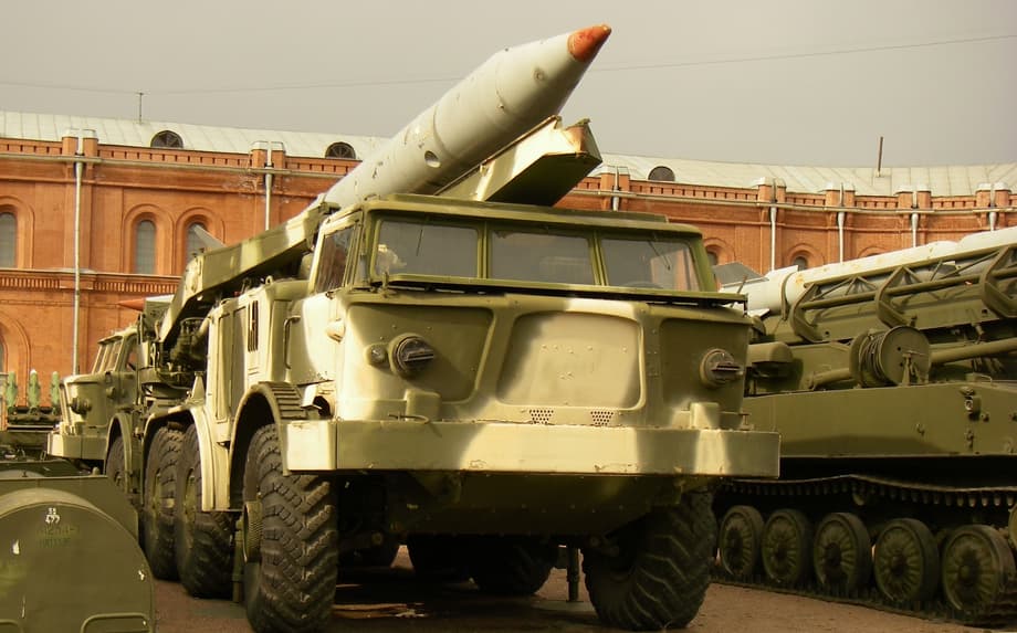 Ракетный комплекс «Луна-М» на шасси ЗИЛ-135