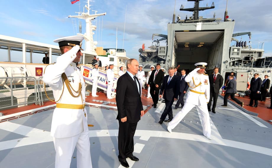 V. Putin during the inspection of&nbsp;the corvette of project 20380 "Sovershenny"