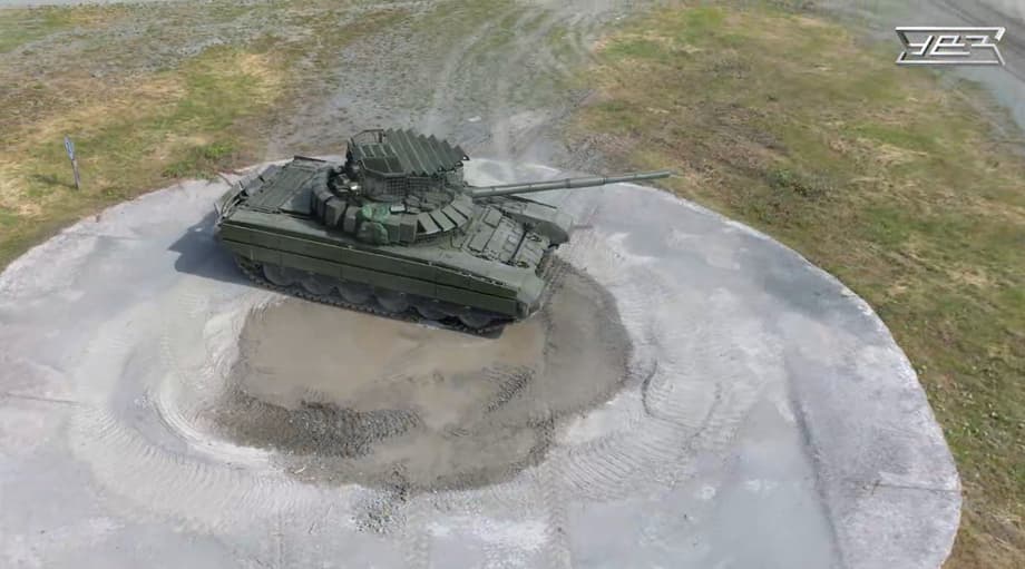&nbsp;T-72B3M with protection against drones in the front of the tank